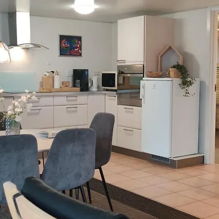 Fiskerhuset I - I Byen, Ved Stranden *